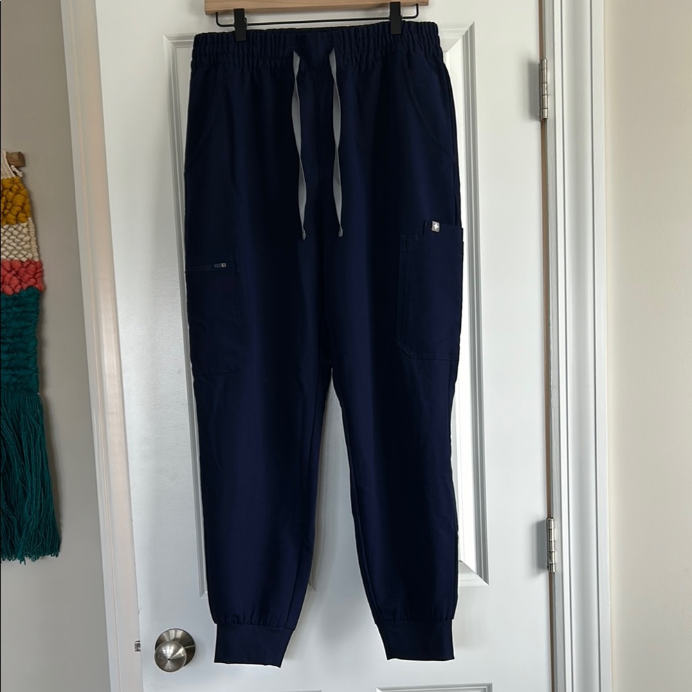 FIGS Women’s High Waisted Uman Relaxed Jogger Scrub Pants (navy)